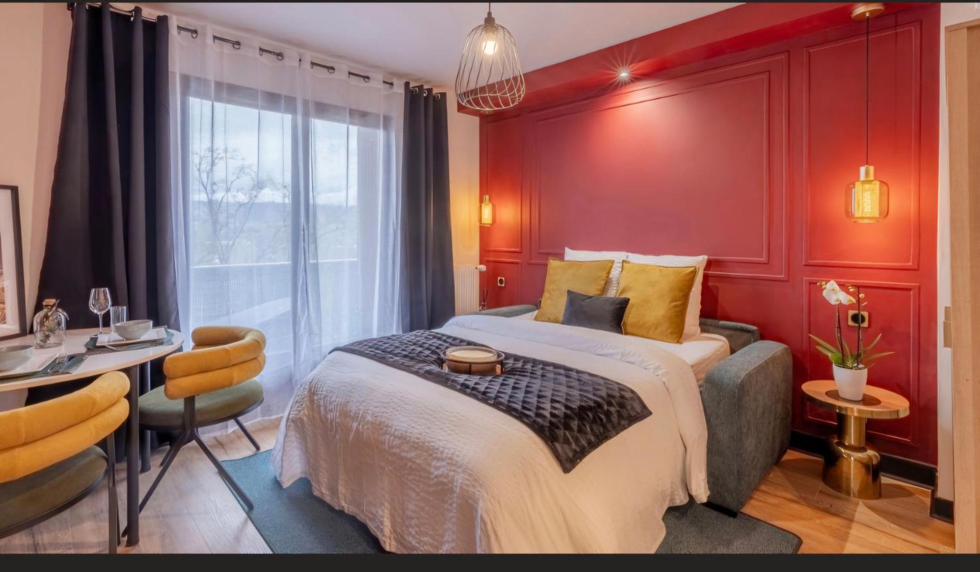 Moderne Chaleureux Et Calme Apartment